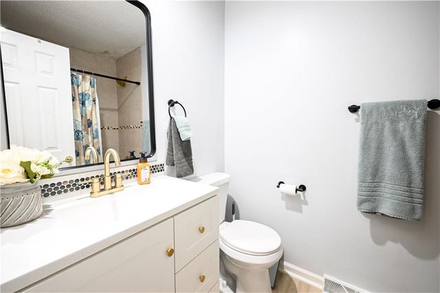 1212 Piccadilly Street, Blue Springs, MO 64014