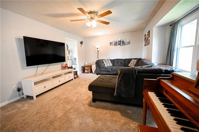 1212 Piccadilly Street, Blue Springs, MO 64014