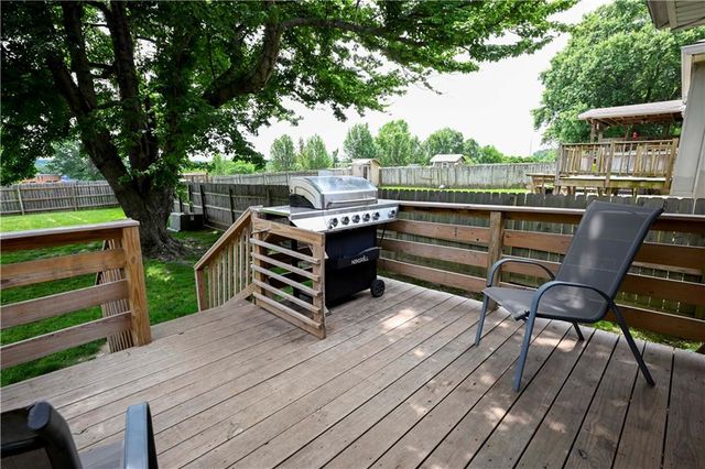 1212 Piccadilly Street, Blue Springs, MO 64014