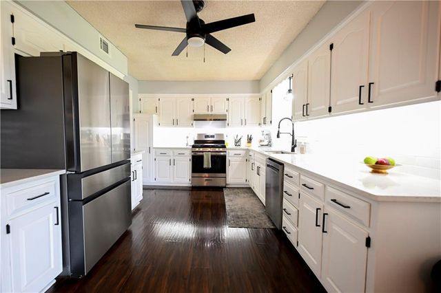 1212 Piccadilly Street, Blue Springs, MO 64014