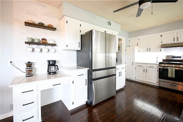 1212 Piccadilly Street, Blue Springs, MO 64014