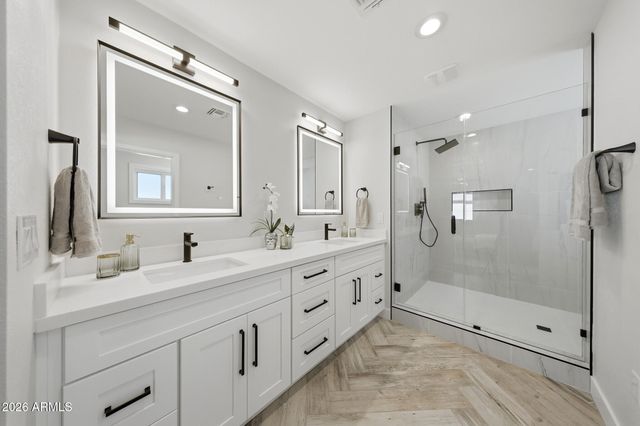 8448 E CAMBRIDGE Avenue, Scottsdale, AZ 85257