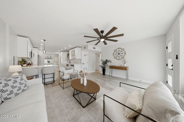 8448 E CAMBRIDGE Avenue, Scottsdale, AZ 85257