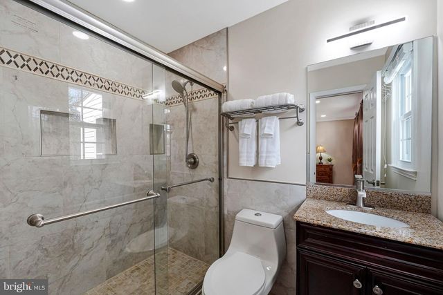 5425 GOVERNOR YEARDLEY DR, Fairfax, VA 22032