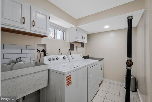 5425 GOVERNOR YEARDLEY DR, Fairfax, VA 22032