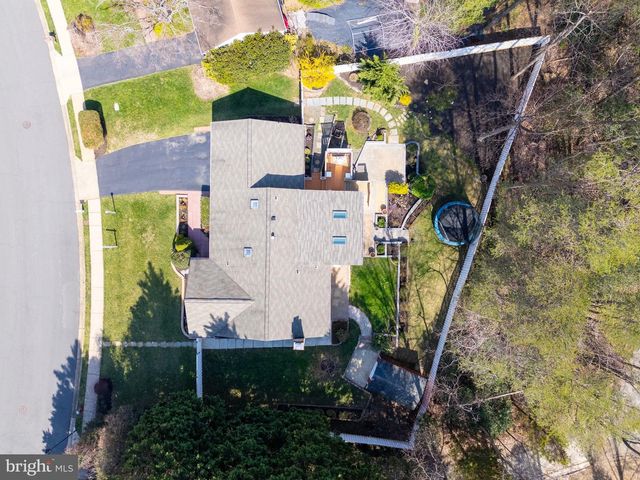 5425 GOVERNOR YEARDLEY DR, Fairfax, VA 22032