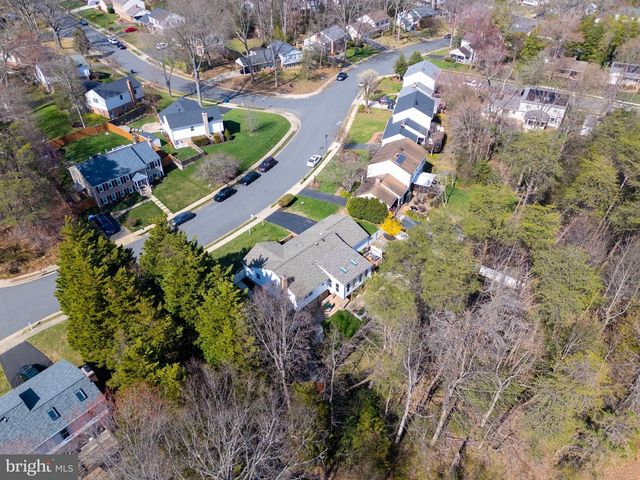 5425 GOVERNOR YEARDLEY DR, Fairfax, VA 22032