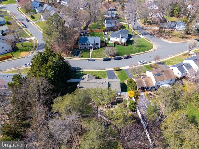 5425 GOVERNOR YEARDLEY DR, Fairfax, VA 22032