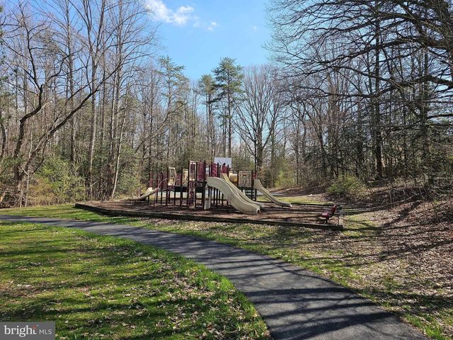 5425 GOVERNOR YEARDLEY DR, Fairfax, VA 22032