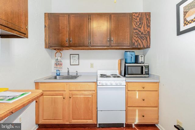 302 JUNIATA ST, Dauphin, PA 17018