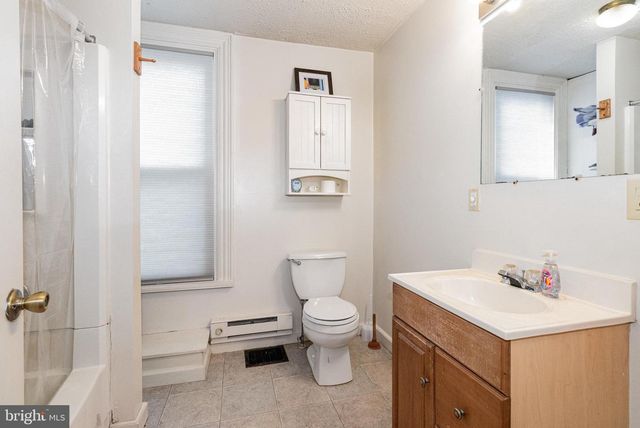 302 JUNIATA ST, Dauphin, PA 17018