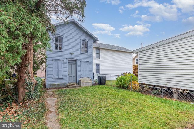 302 JUNIATA ST, Dauphin, PA 17018