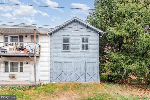 302 JUNIATA ST, Dauphin, PA 17018