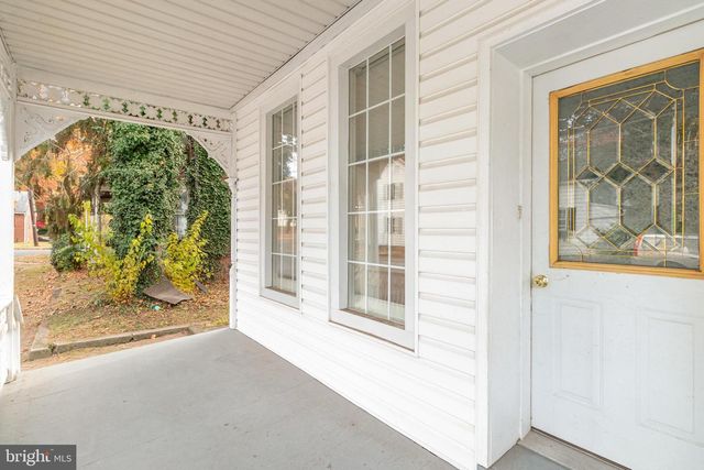 302 JUNIATA ST, Dauphin, PA 17018