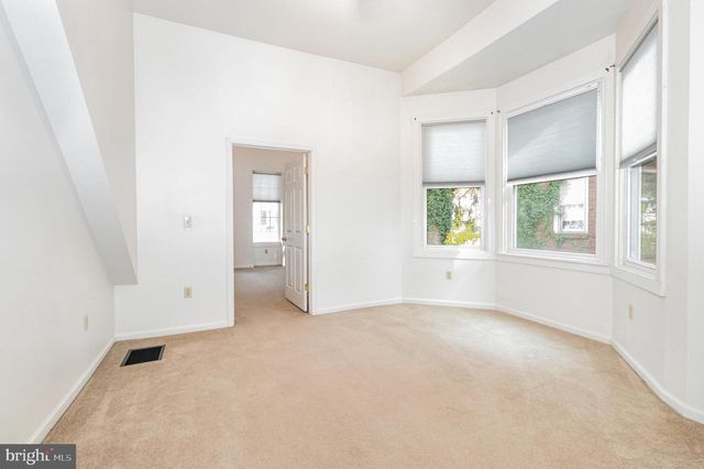 302 JUNIATA ST, Dauphin, PA 17018