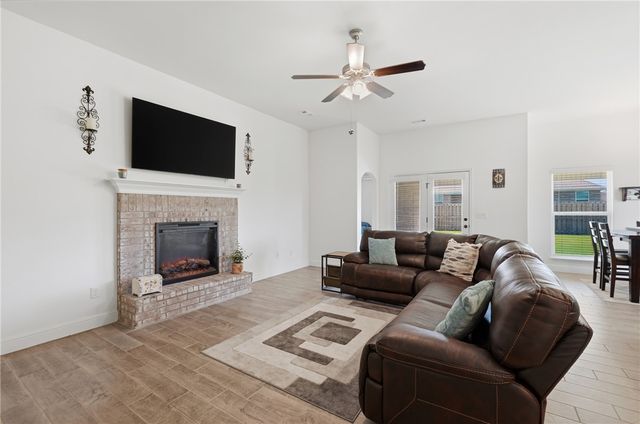 2307 Parnell Street, Pea Ridge, AR 72751