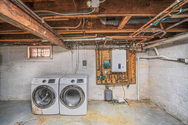 180 25th Street, Copiague, NY 11726