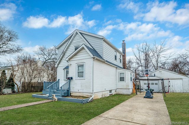 180 25th Street, Copiague, NY 11726