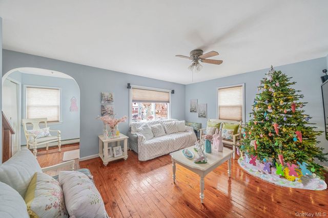 180 25th Street, Copiague, NY 11726