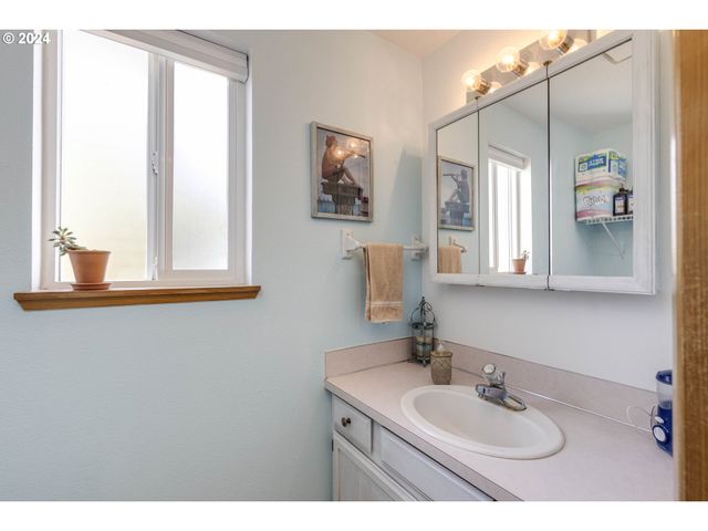 515 Se PALMER Ln, Dayton, OR 97114