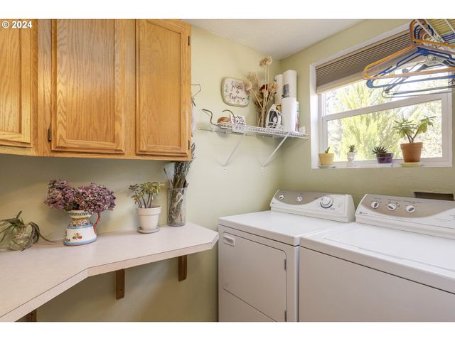 515 Se PALMER Ln, Dayton, OR 97114