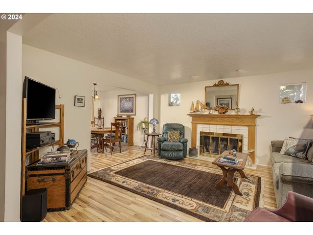 515 Se PALMER Ln, Dayton, OR 97114