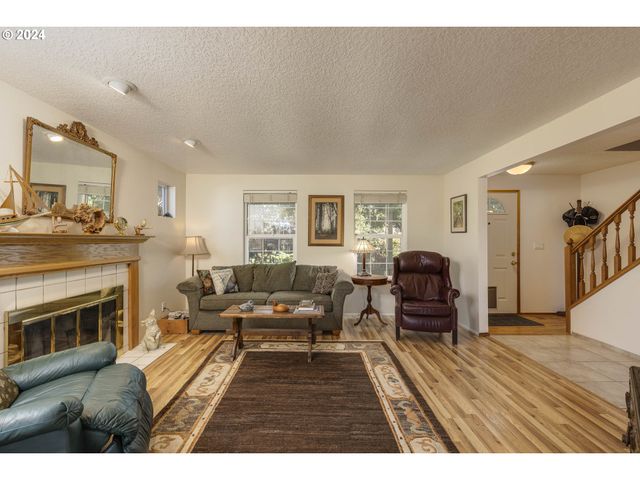 515 Se PALMER Ln, Dayton, OR 97114