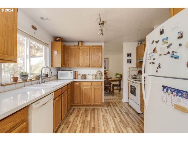 515 Se PALMER Ln, Dayton, OR 97114