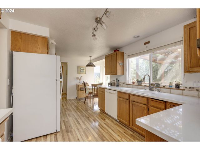 515 Se PALMER Ln, Dayton, OR 97114