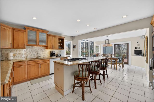 43 SOUTHWOOD DR, Cherry Hill, NJ 08003