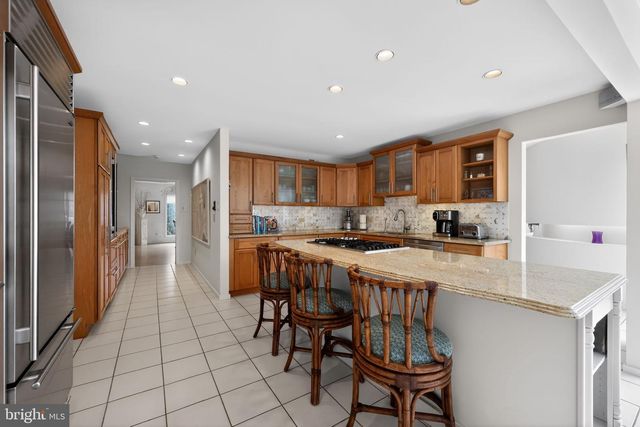 43 SOUTHWOOD DR, Cherry Hill, NJ 08003