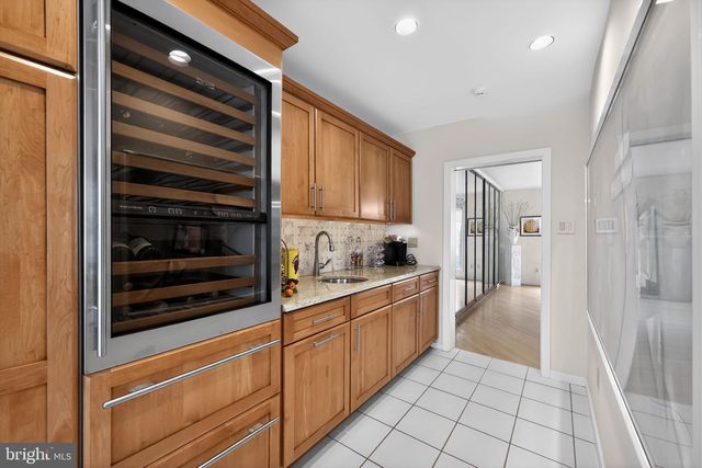 43 SOUTHWOOD DR, Cherry Hill, NJ 08003