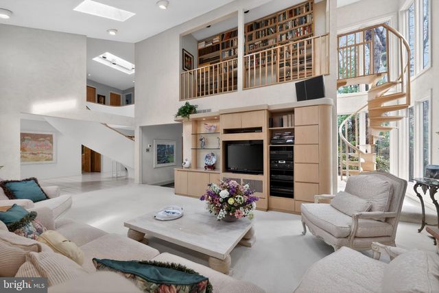 43 SOUTHWOOD DR, Cherry Hill, NJ 08003