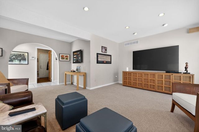 43 SOUTHWOOD DR, Cherry Hill, NJ 08003