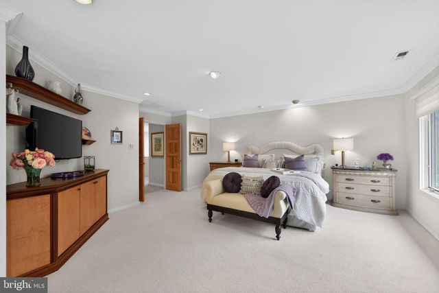 43 SOUTHWOOD DR, Cherry Hill, NJ 08003