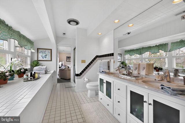 43 SOUTHWOOD DR, Cherry Hill, NJ 08003