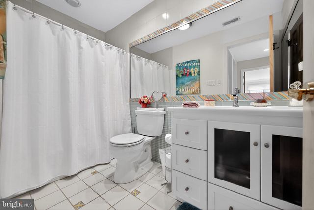 43 SOUTHWOOD DR, Cherry Hill, NJ 08003