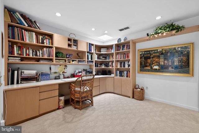 43 SOUTHWOOD DR, Cherry Hill, NJ 08003