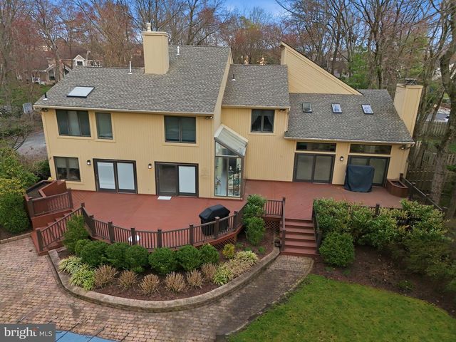 43 SOUTHWOOD DR, Cherry Hill, NJ 08003