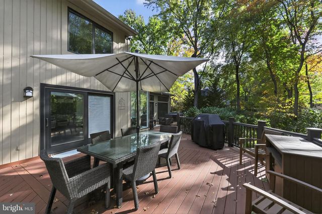 43 SOUTHWOOD DR, Cherry Hill, NJ 08003