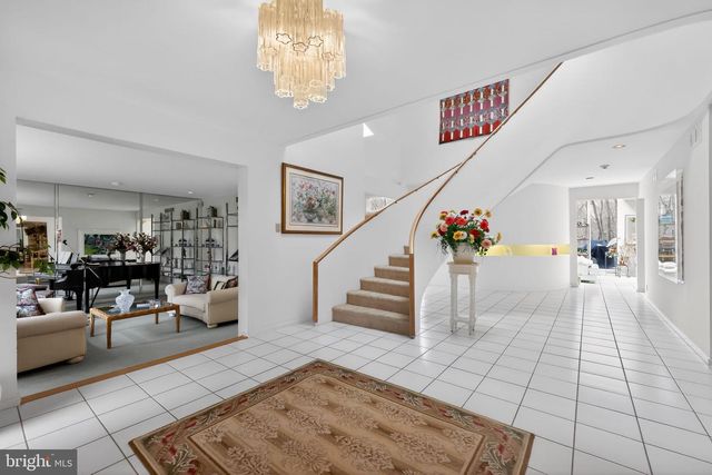 43 SOUTHWOOD DR, Cherry Hill, NJ 08003