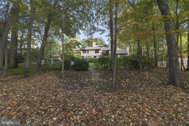 43 SOUTHWOOD DR, Cherry Hill, NJ 08003