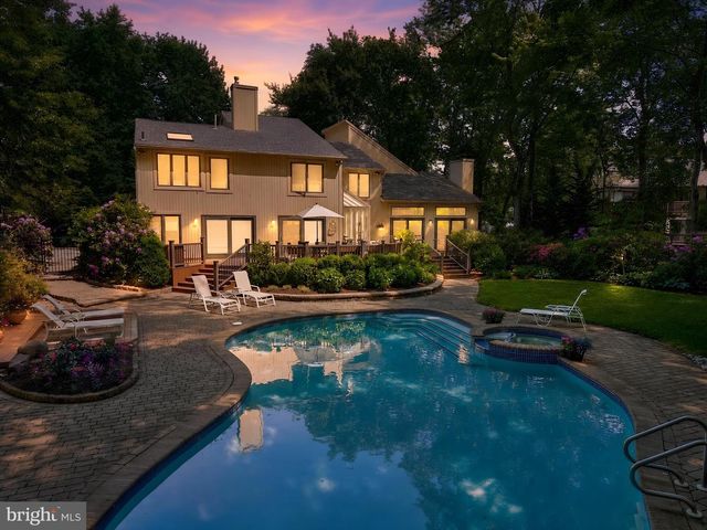 43 SOUTHWOOD DR, Cherry Hill, NJ 08003