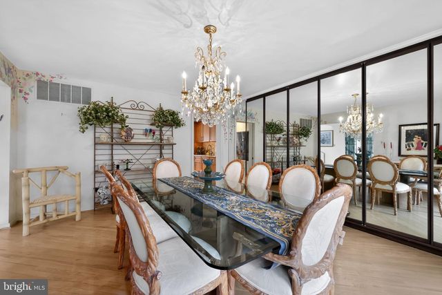 43 SOUTHWOOD DR, Cherry Hill, NJ 08003