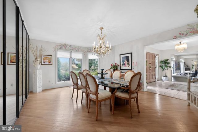 43 SOUTHWOOD DR, Cherry Hill, NJ 08003