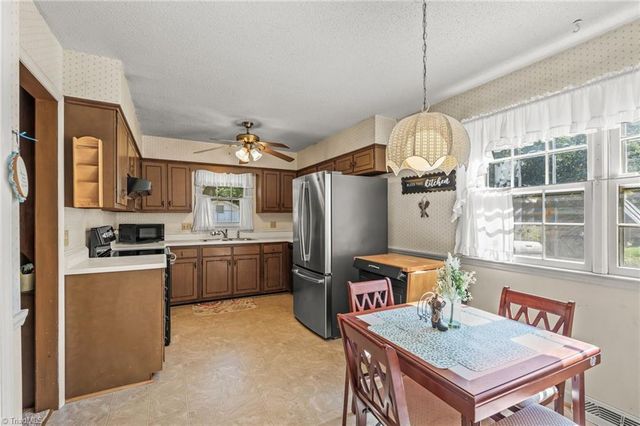 1620 Lazy Lane, High Point, NC 27265