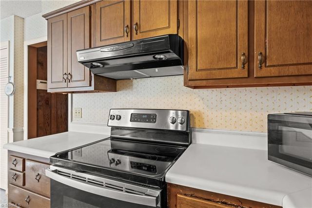 1620 Lazy Lane, High Point, NC 27265