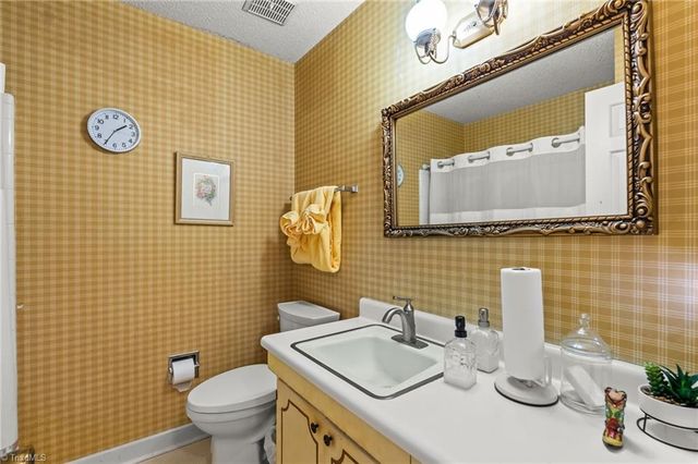 1620 Lazy Lane, High Point, NC 27265