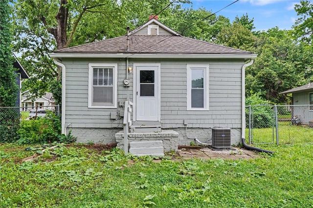 1118 Pennsylvania Street, Lawrence, KS 66044