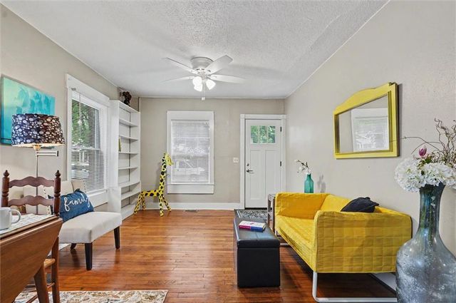 1118 Pennsylvania Street, Lawrence, KS 66044